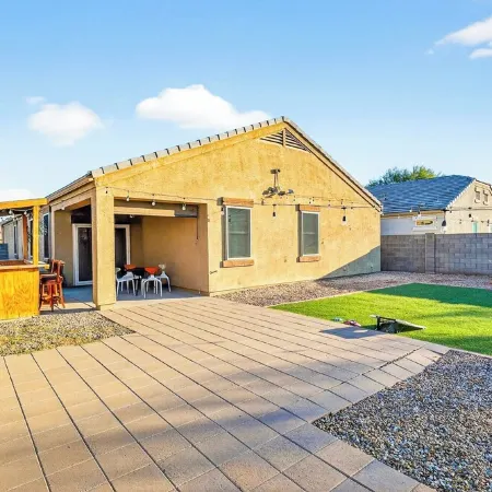 Tropical Desert Oasis. New built! Family friendly. Grill,Tiki bar&Mountain view.