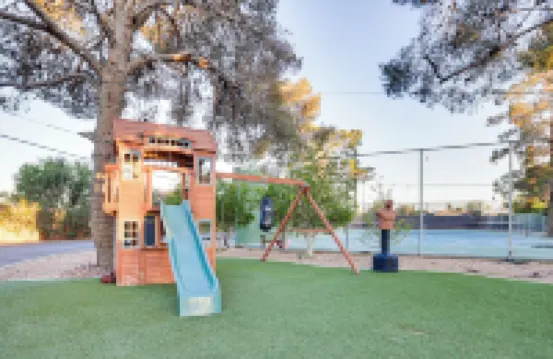 1-acre Las Vegas Getaway: Pool, Spa & Tennis Court