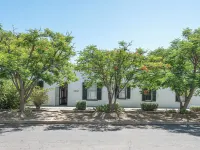 Langhuis Graaff Reinet Hotels in Graaff-Reinet