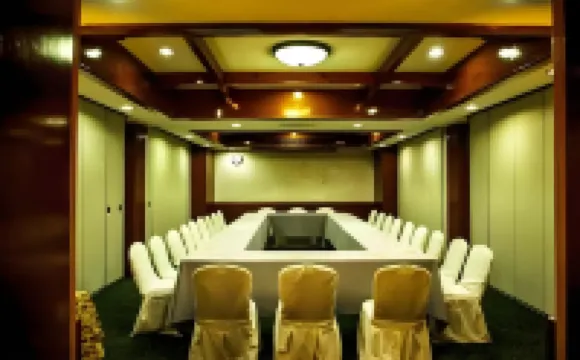 Real Family Hotel Tagaytay (formerly Days Hotel Tagaytay)