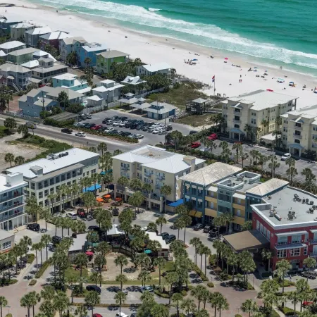 2BR Near Gulf Place w/ Pool, Grill + Free Tickets: Dolphin Cruise & More!