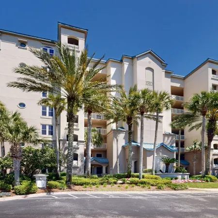 Oceanfront Condo with Great Ocean View, Balcony, Fast WiFi & 2 Shared Pools