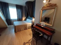 Hotel Continental Hoteles cerca de Museo Nacional del Automóvil