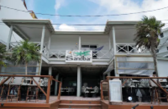 Sandbar Beachfront Hostel & Restaurant Hotels in 