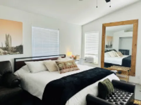 Private Dark Sky Mountain Retreat on 7 Acres • Spa • EV Charger
