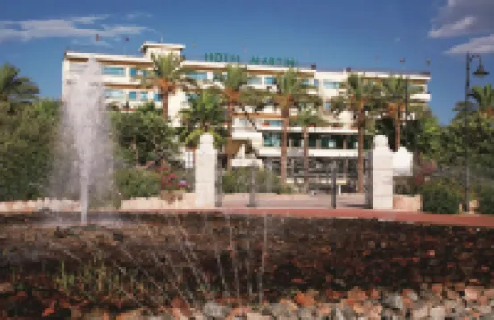 โรงแรมมาร์ตินีโอลเบีย โรงแรมใน