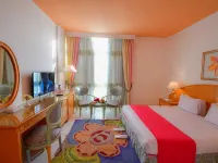 Amarina Sun Resort & Aqua Park Hotels near La Strada Mall