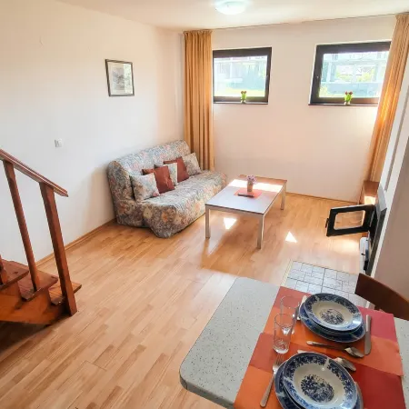 1Br Bright 300Mbps Wifi Duplex - Two Floors