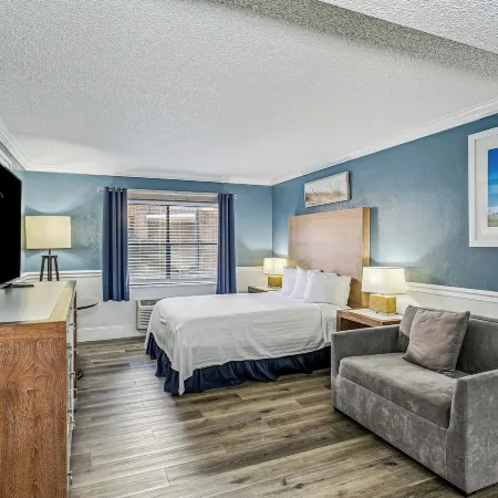 At Home Inn - Pensacola