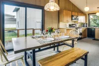 Sequim Shoreline Retreat w/ 2 Decks: Dogs Welcome! - 3 estrellas