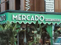 アンジェリックダウンタウンブティックホテル クレオパトラビーチ周辺のホテル