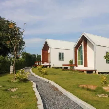 Hut&Hill@Khaoyai Отели рядом с достопримечательностью «Винодельня Alcidini»