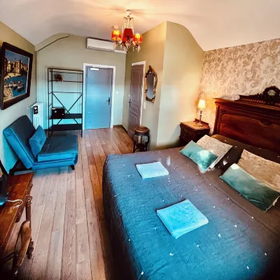Hotel le Ponteil Hotels near Le Fort Carre