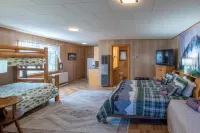 Spacious Family Friendly Cozy Cabin