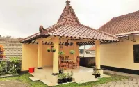 Wisma HS - 2-Star