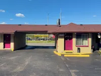 Deluxe Inn Motel