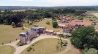 Chateau le Quesnoy - Bed & Breakfasts