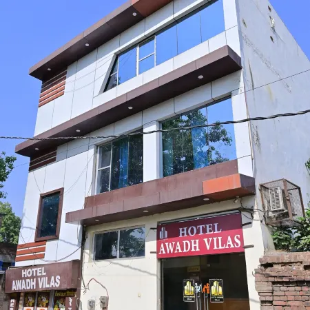 Hotel Awadh Vilas