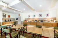 La Quinta Inn & Suites by Wyndham Danbury - breakfast