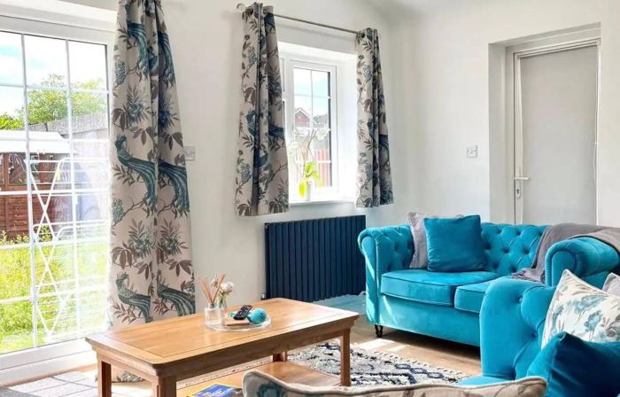 Tranquil Turquoise - 3 Bed House With Parking