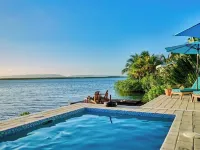 Ophelia's Villa: Waterfront Luxury with Private Pool Hotels in Maya Beach