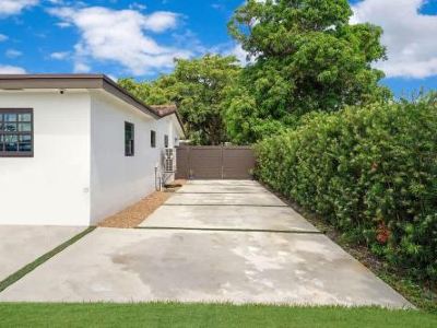 Dania Beach Unit 1 by Dream Vacation