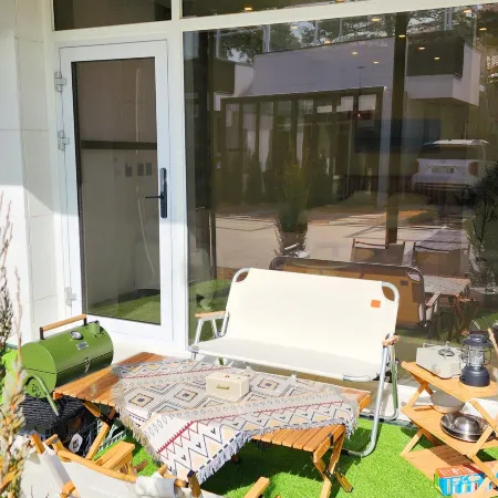 Yangyang Pool Lounge Pension & Glamping