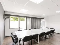 Hôtel ibis budget Pau Lescar - parking