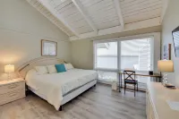 Luxury Lakefront Boyne City Townhome w/ Views! - Wifi