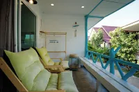 Dream Villa Beachside Sunset - Bungalows