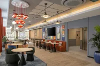 Hampton by Hilton Paris Saint Ouen - bar