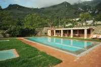 Villa Melangola - Pools