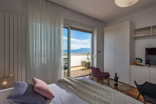 Terra Magica Deluxe Apartment or Room with Private Parking, Terrace and Sea View - Holiday Apartments