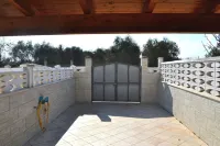 Two-Story House in San Foca with Outdoor Spaces and Air Conditioning - parcheggio