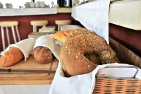 Golden Bay Apartments-Garden Haven - breakfast