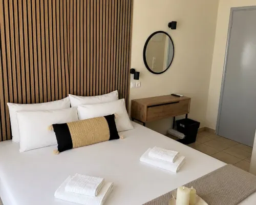 Aurelia Rooms Hotels in Ios