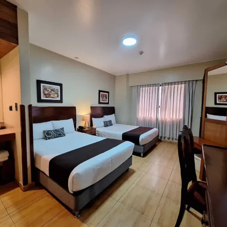 Epiqus Hotel