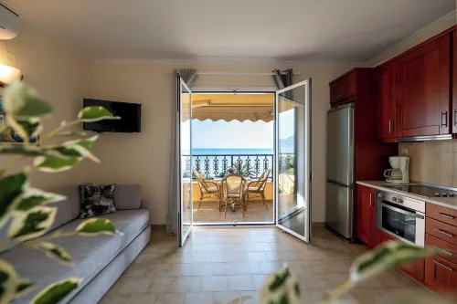 Corfu Glyfada Menigos Resort 40 - Airport Shuttle