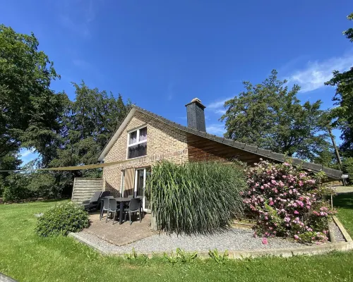 Family Home in Sourbrodt - parking