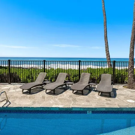 New! Top Floor! Spacious Oceanfront Condo with Amazing Lanai and A/C!