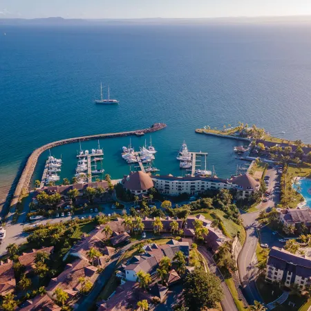 The Bannister Hotel & Yacht Club