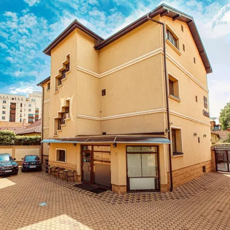 4Cardinal's Hotel Boutique