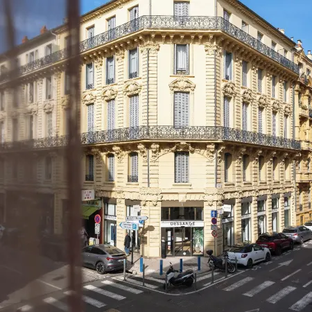 My Nice Bnb Отели рядом с достопримечательностью «Пляж Кастель»