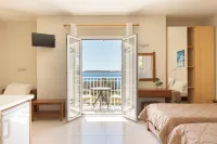 Oskars Studios & Apartments - 3-Star