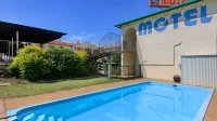 Bishops Lodge Narrandera - Uima-altaat