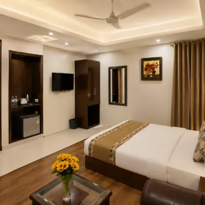 Hotel Waterfall Hotels near Pashim Vihar