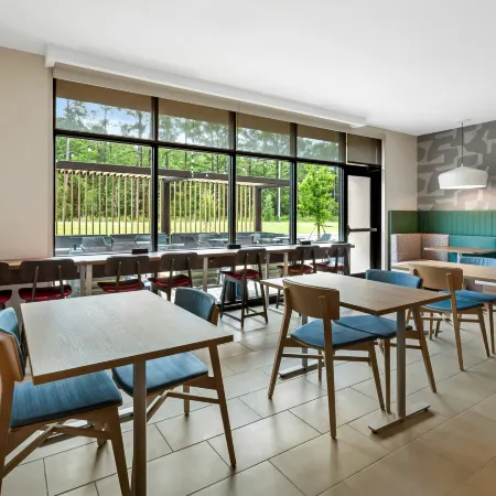 Home2 Suites by Hilton Sneads Ferry North Topsail Beach