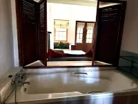 Blue Mountain Estate - Hot Tub