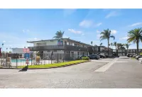 Motel 6 Ventura, CA - Beach - parking