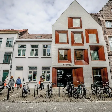 Snuffel Youth Hostel